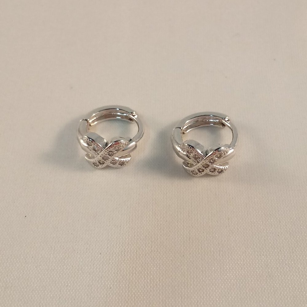 18K Gold Filled Flower Cross Swirl Diamond Zircon Hoop Earrings 14mm Party Gift - Picture 2 of 3